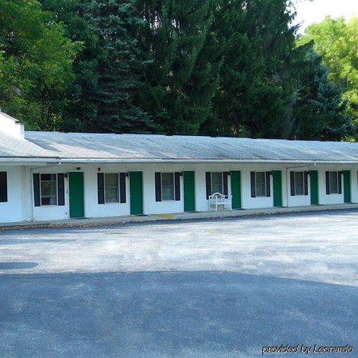 Holiday Motel Andover Exterior photo
