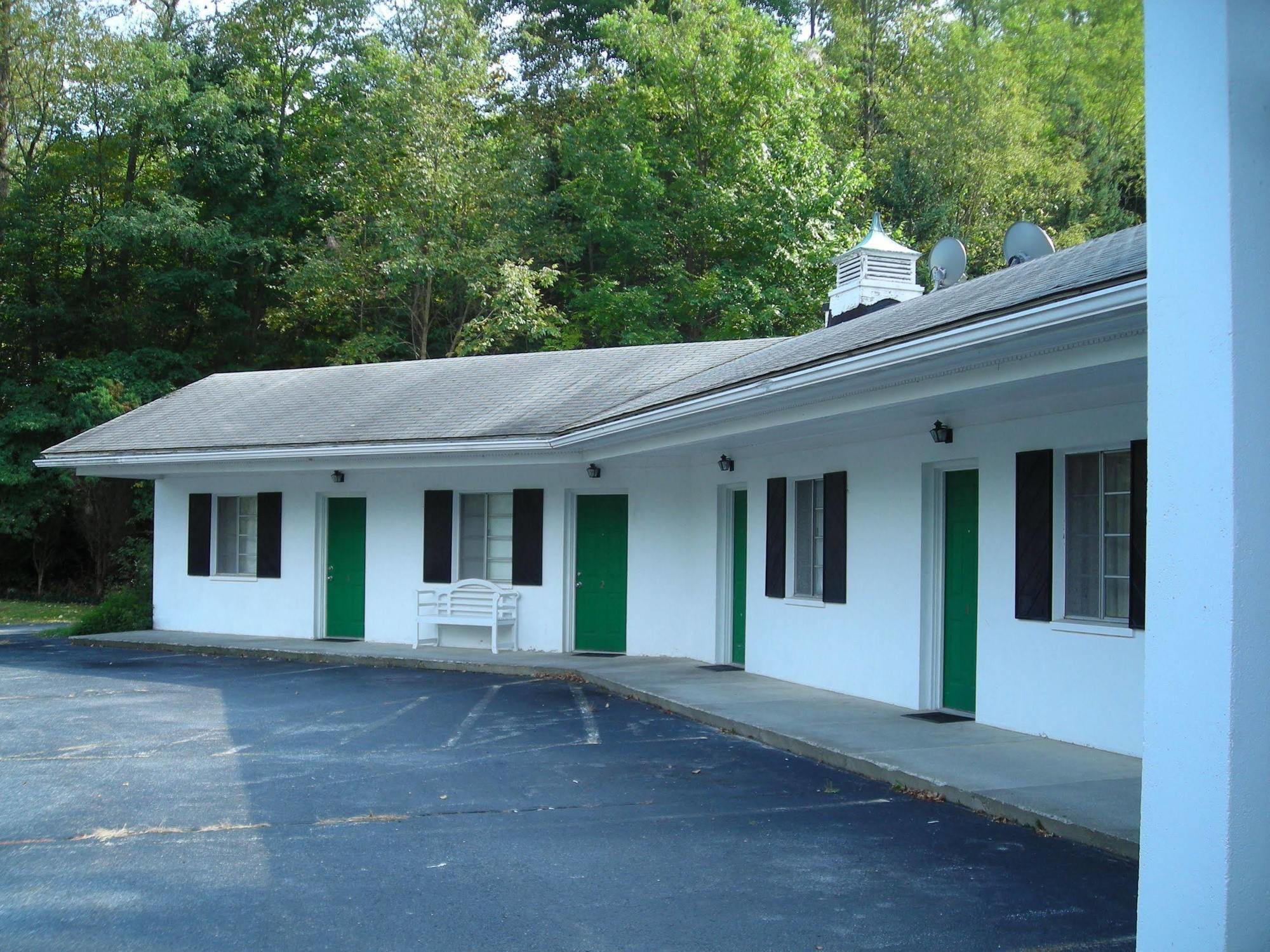 Holiday Motel Andover Exterior photo